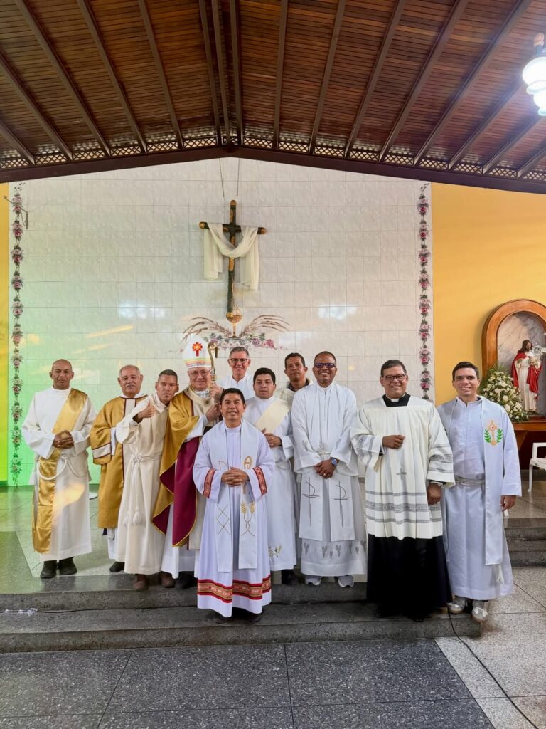 sacerdotes del Arciprestazgo en el inicio de la novena preparatoria de Jesús Buen Pastor
