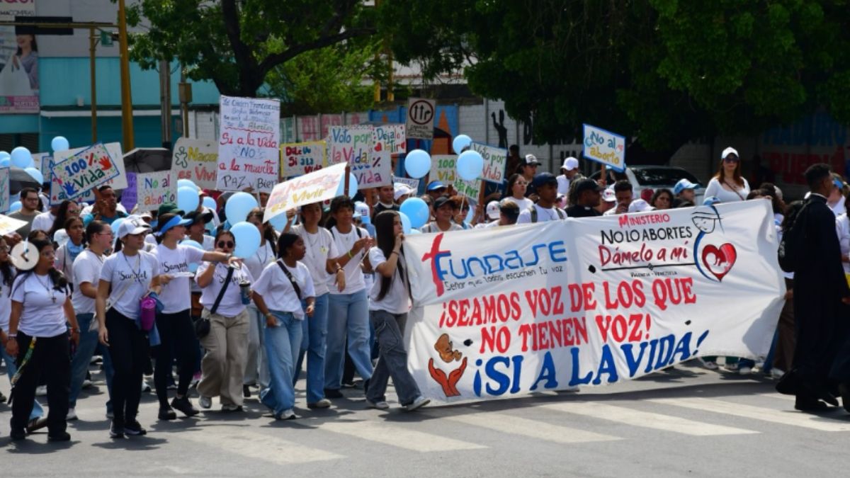 Caminata por la vida del Ministerio No lo Abortes dámelo a mi de FUNDASE