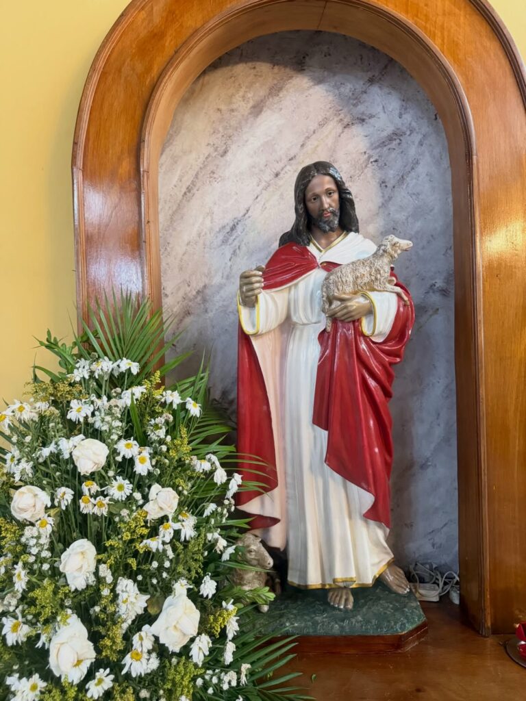 Imagen de Jesús Buen Pastor en la Parroquia ubicada en la Urbanización Los Caobos