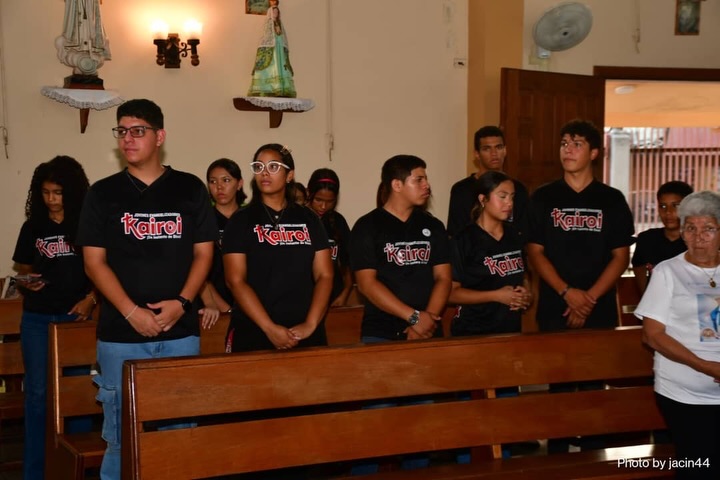 Jóvenes de Kairoi de la parroquia Jesús Buen Pastor en la comunidad de Los Caobos