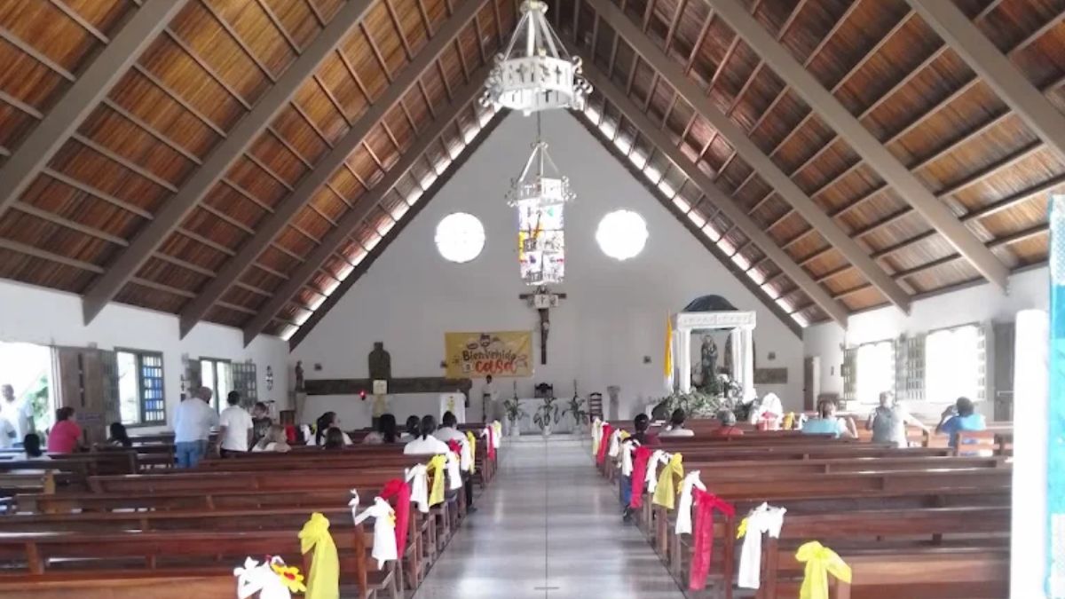 Parroquia María Madre de la Misericordia en Parque Valencia